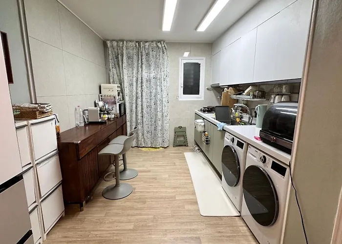Shinnonhyun Dangam House *